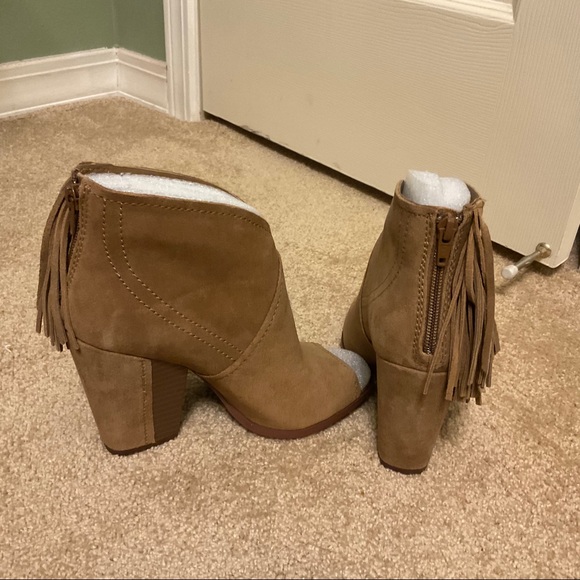 Brand New Gianni Bini Shoes - Picture 3 of 6